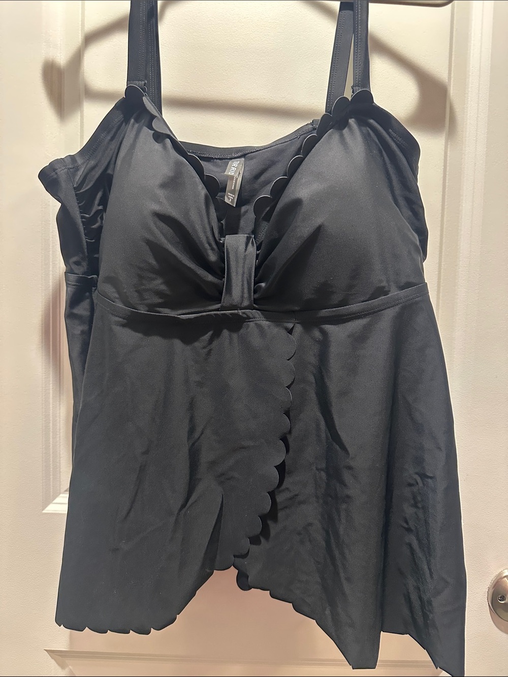 torrid Black Scallop-Edge Tankini Top